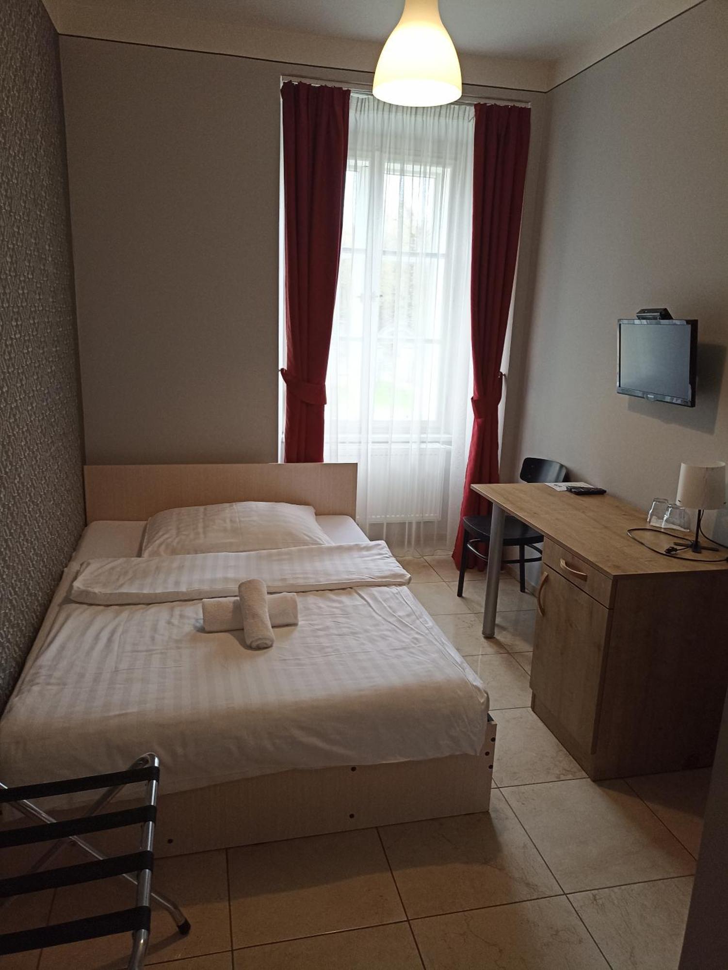 Penzion U Tri Statkaru Dobris Exterior foto