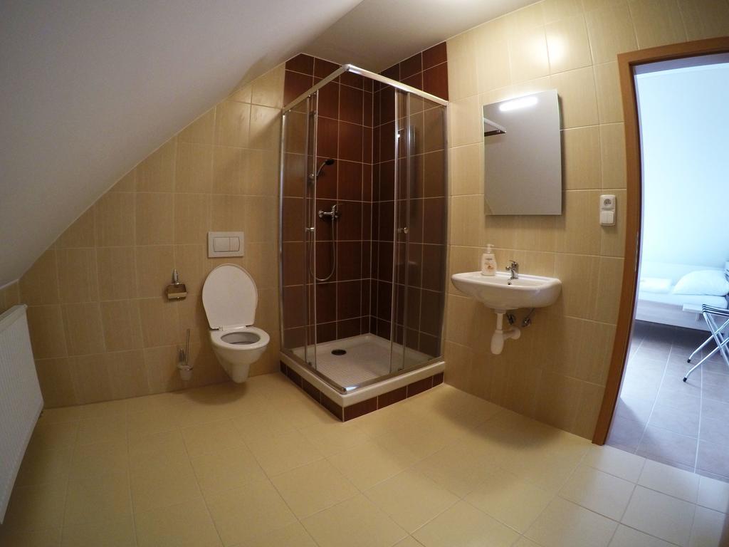 Penzion U Tri Statkaru Dobris Exterior foto