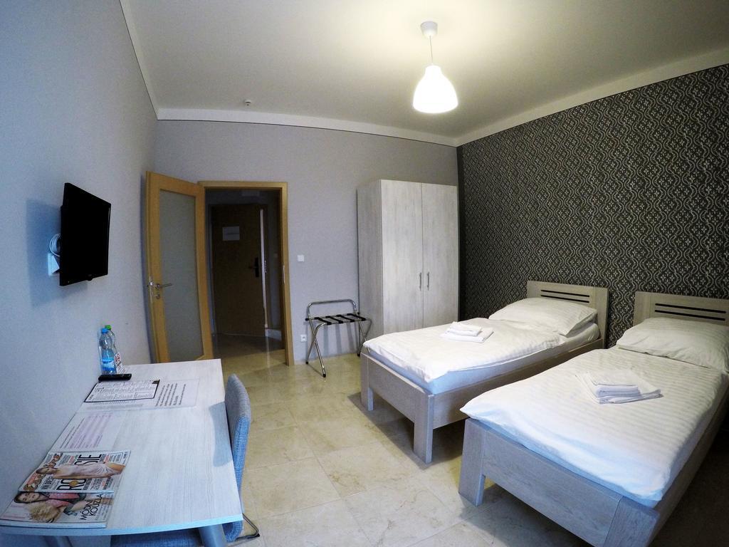 Penzion U Tri Statkaru Dobris Exterior foto
